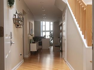 3250 N Lincoln Ave APT C, Chicago, IL 60657