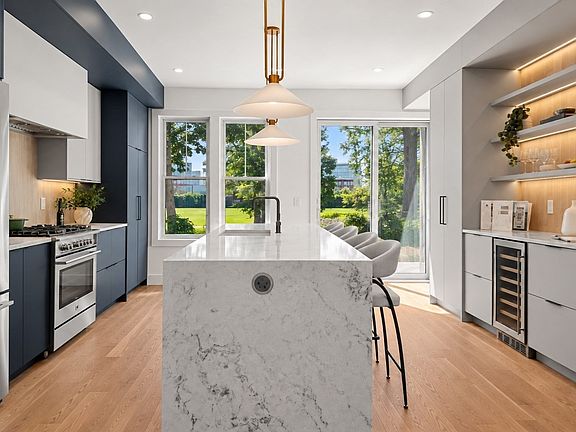 3rd image of 17 Lothrop St #17