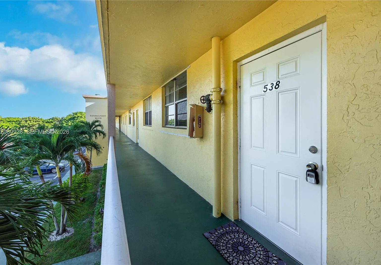 Sandalfoot Blvd Apts Cond — Photo 2
