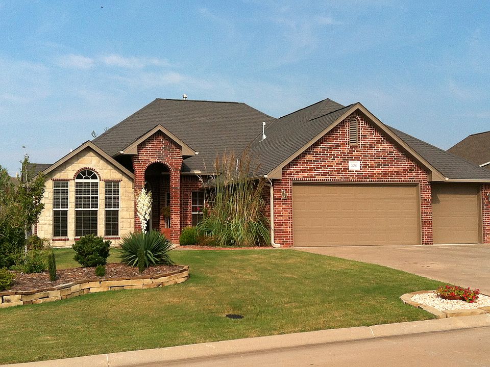 320 Wedgewood Drive