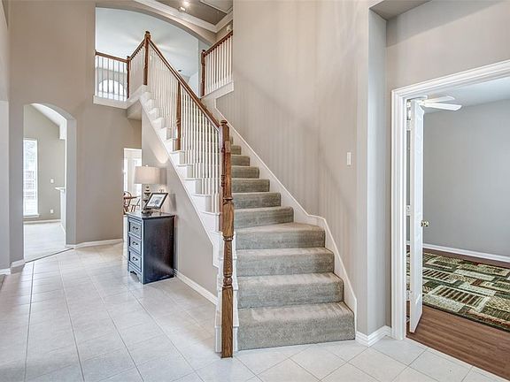 5th image of 4020 Eastleigh Dr