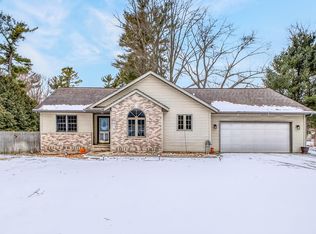 975 Glenwood Ave, Muskegon, MI 49445