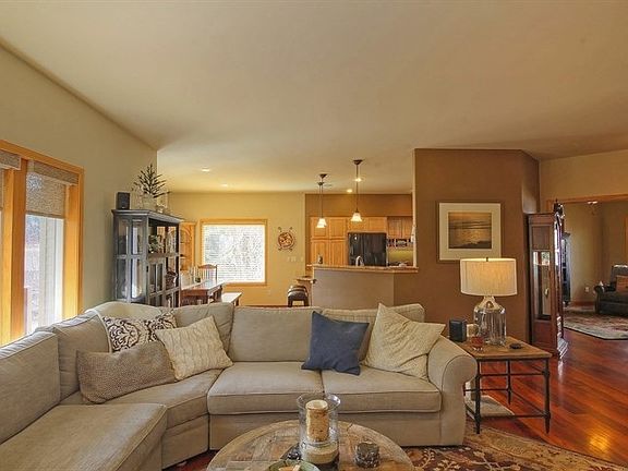 5th image of 4409 S Glenview Ln