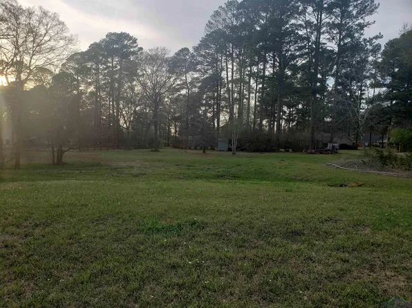 208 Piney Loop, Marshall, TX 75672