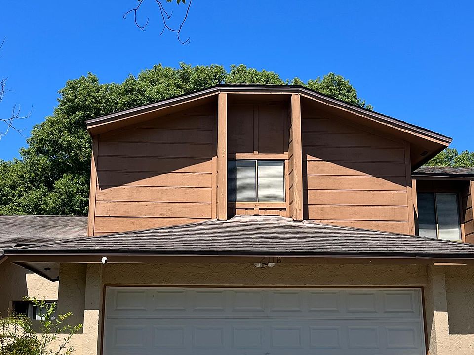 2nd image of 211 Perth Ct APT B
