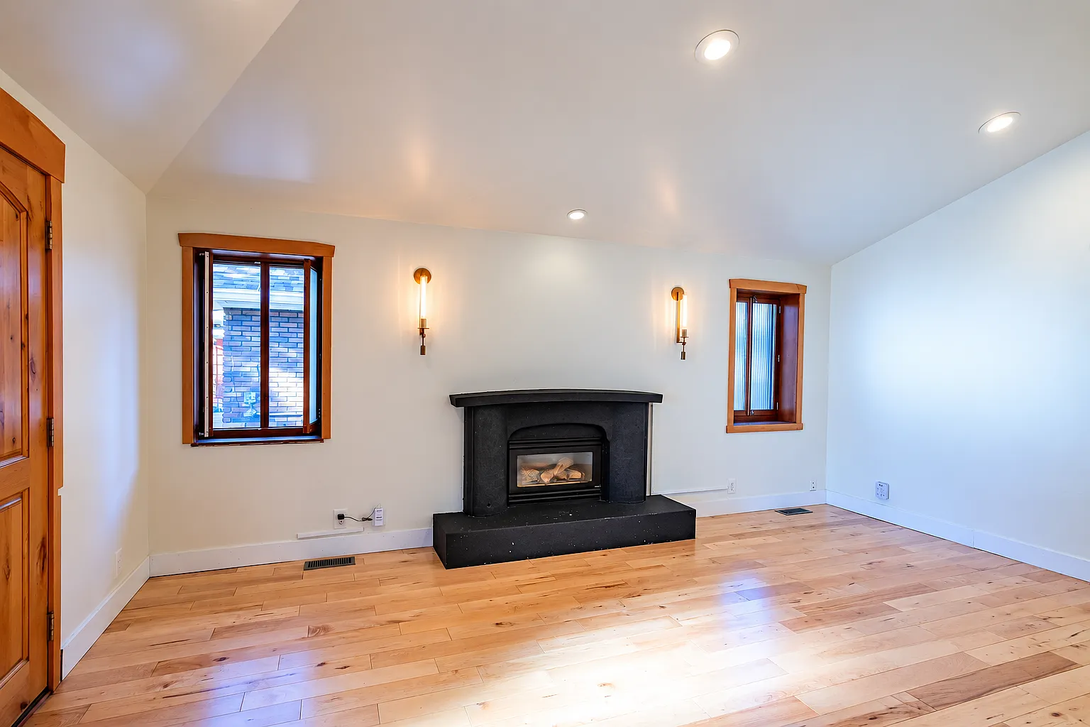1621 Denver Street - 1 — Photo 2
