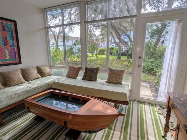 2950 SE Ocean Boulevard #5-2, Stuart, FL 34996