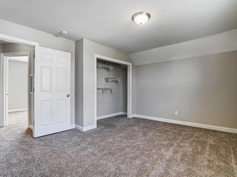 147 Whitethorne Ave — Photo 25