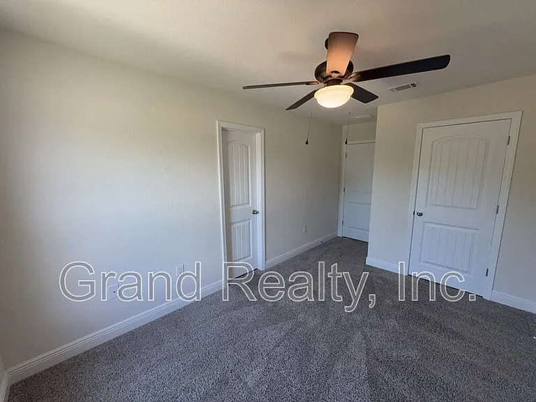 5033 Peach Dr — Photo 17