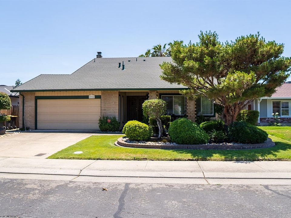 2nd image of 2324 Stanfield Dr