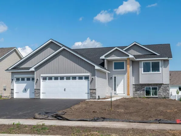 967 Prestwick Dr, Belle Plaine, MN 56011