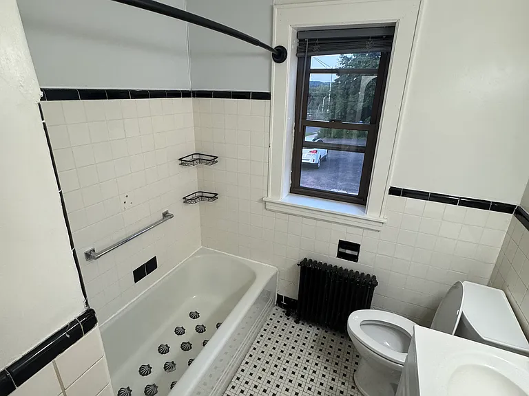35 Rapallo Ave #3E — Photo 34