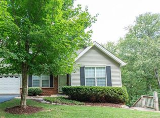 105 Hibiscus Ln, Asheville, NC 28803
