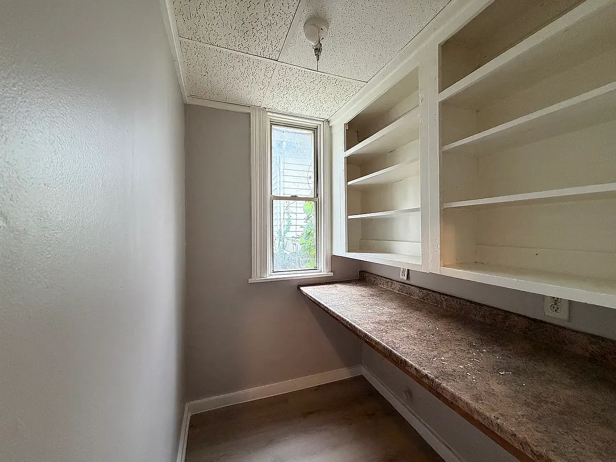 4 bed, 1400 sqft, $2,400 — Photo 4