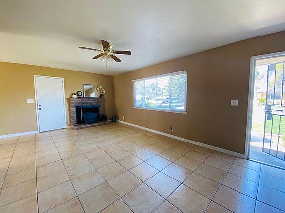 3rd image of 4034 N Sunnyside Ave