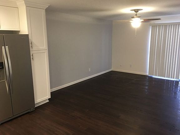 4th image of 3883 Jewell St #B01