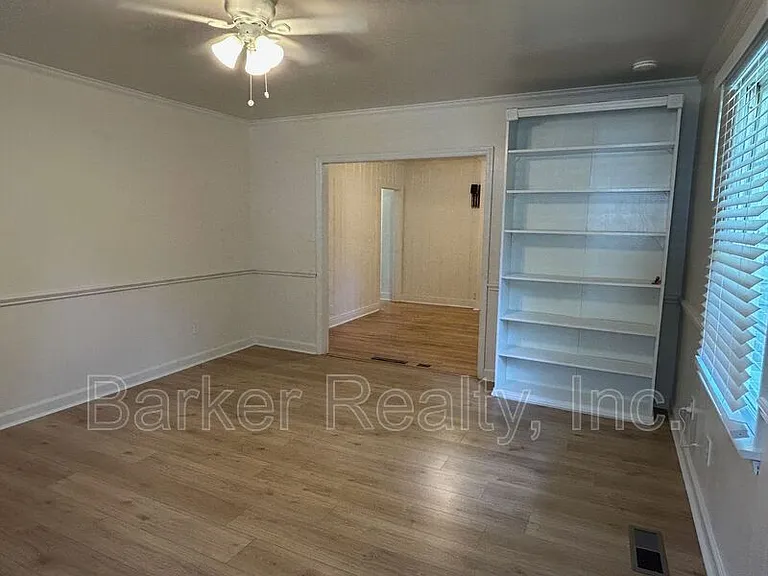 5726 Fayetteville Rd — Photo 16