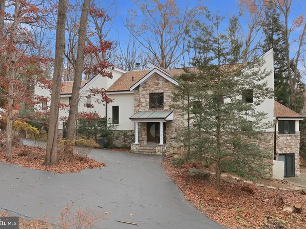 10701 Sycamore Springs Ln, Great Falls, VA 22066