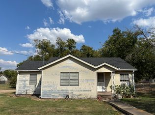 505 N Willis St, Granger, TX 76530