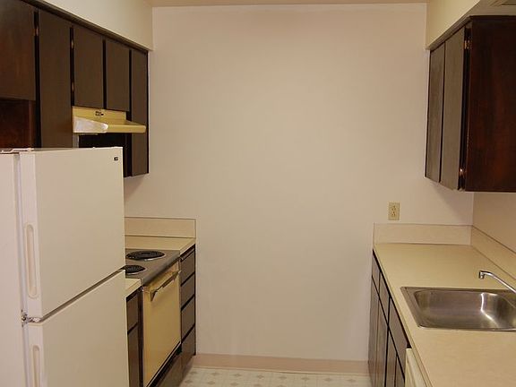 5th image of 8121-8139 SE Salmon St #8129