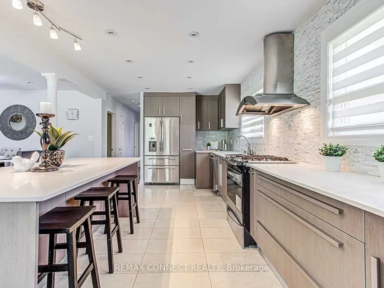 107 Sweeney Dr — Photo 5