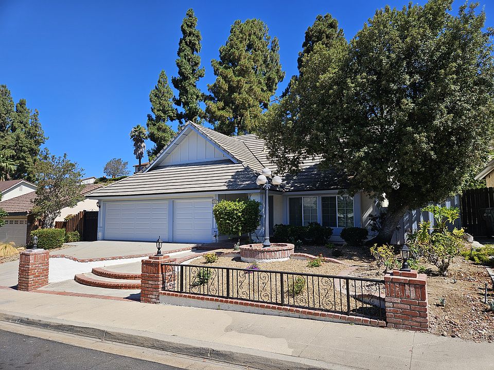 1st image of 1815 Sweet Briar Pl