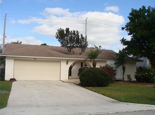 1st image of 1111 W Rainwood Circle