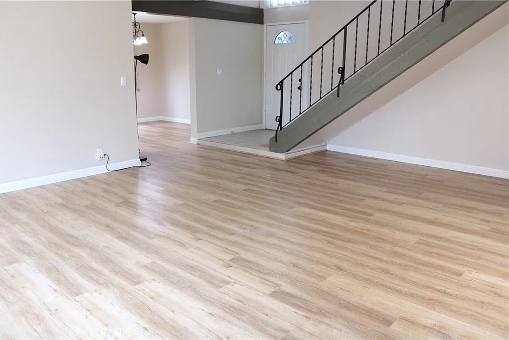 4 bed, 2344 sqft, $5,200 — Photo 4