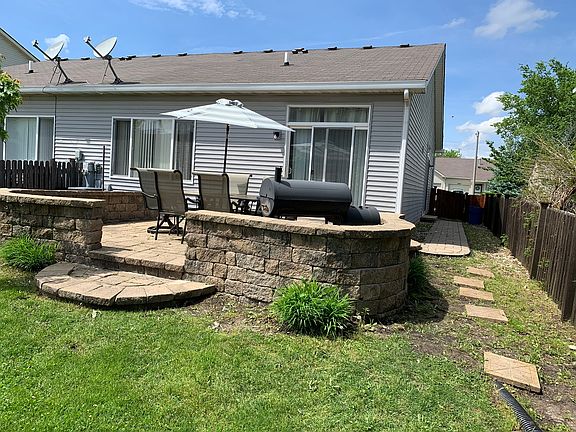3rd image of 2823 Oakmont Dr