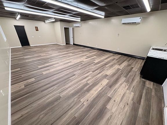 3rd image of 2128 Broadway