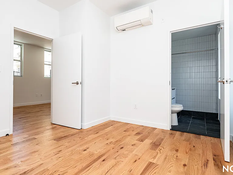 129 Graham Ave #3R — Photo 14