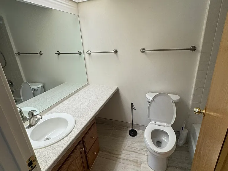 3030 Roberts Dr #5 — Photo 8