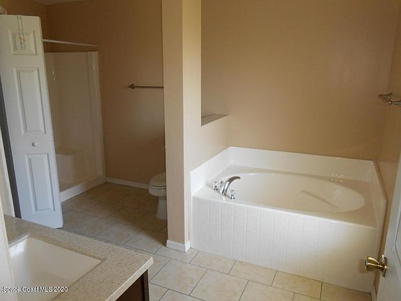 5th image of 4030 Wilkes Dr