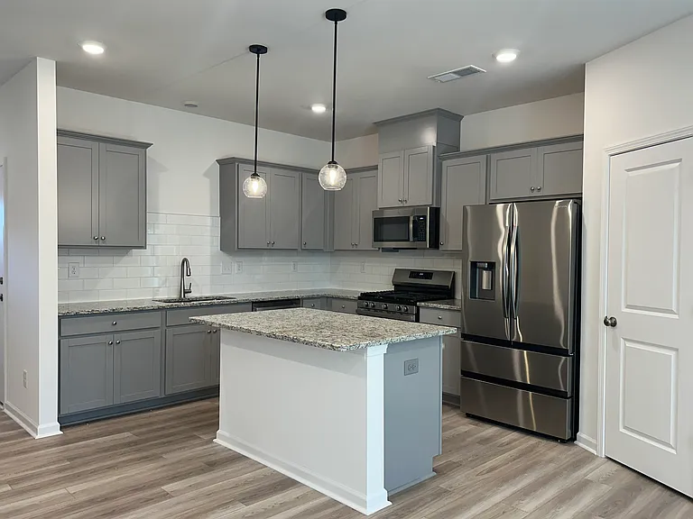 2026 Highland Park Dr — Photo 5