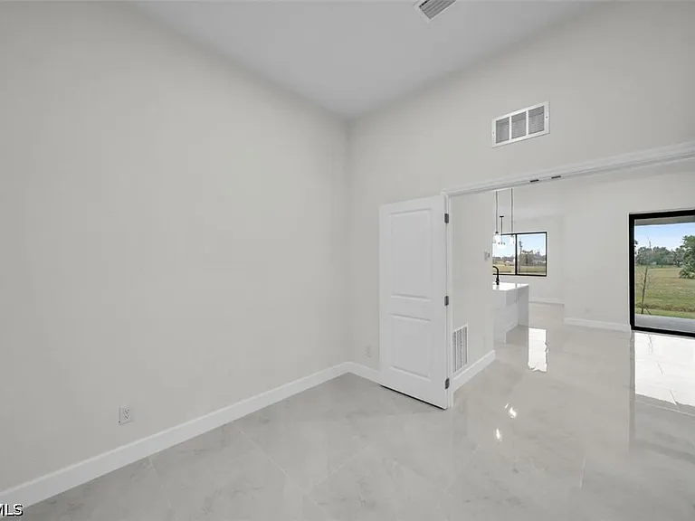 16229 Cape Horn Blvd — Photo 8