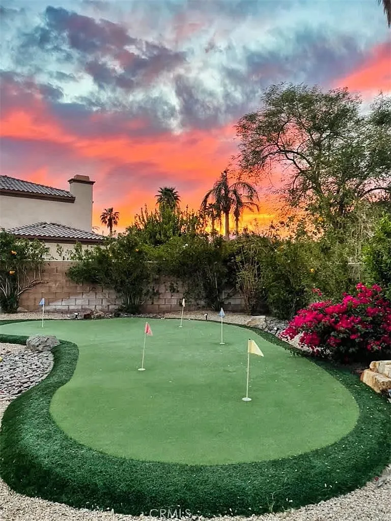 6 bed, 2776 sqft, $4,995 — Photo 2
