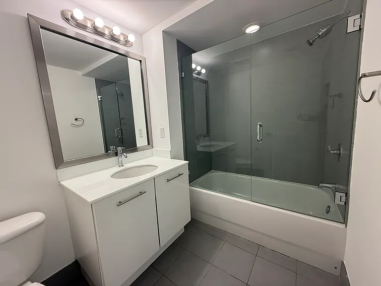 92 SW 3rd St #1506 — Photo 21