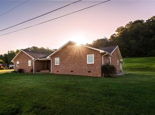 189 Frazier Ln, Buffalo, WV 25033