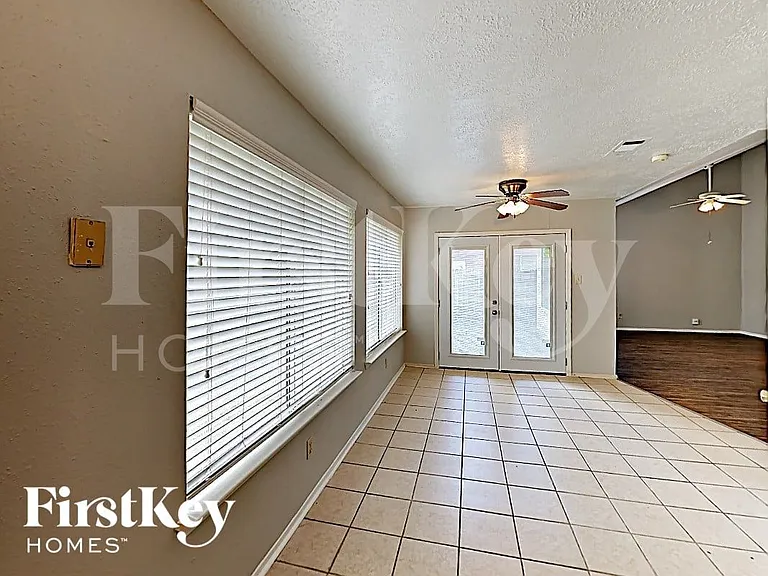 12623 Day Hollow Ln — Photo 6