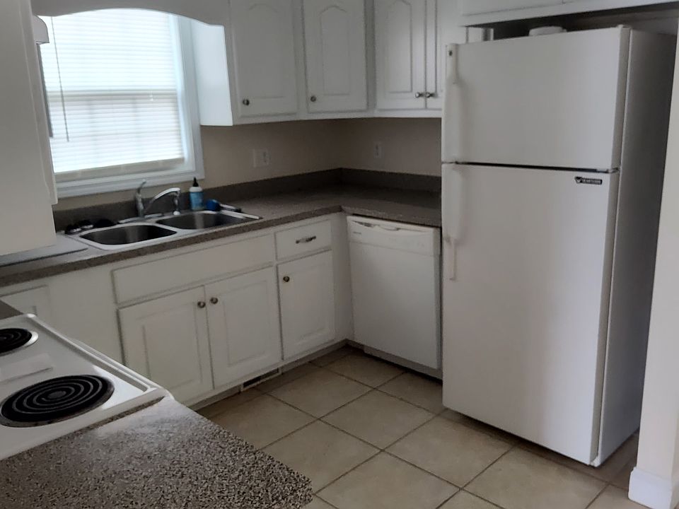 2nd image of 216 Gurley Ave