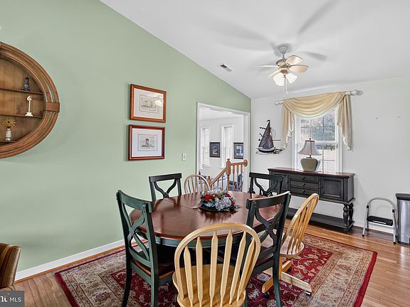 4th image of 38 Silverleaf Dr