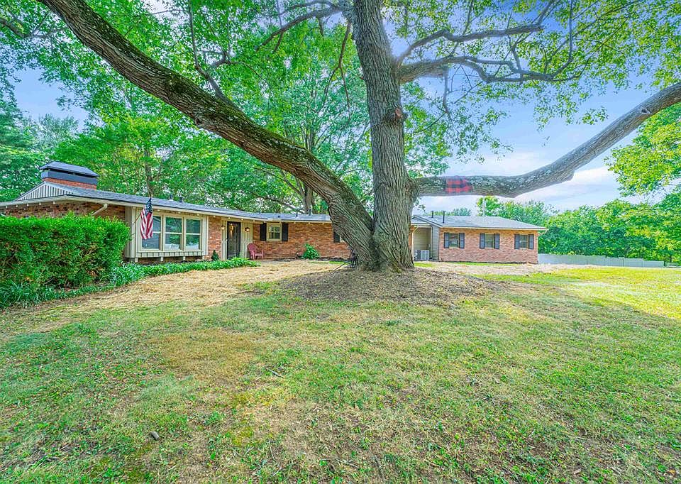 1st image of 3449 Lakeview Dr
