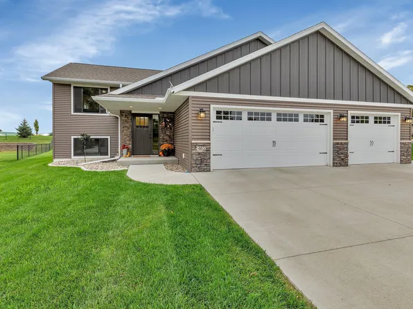 465 Ottawa Ave SE, Hutchinson, MN 55350