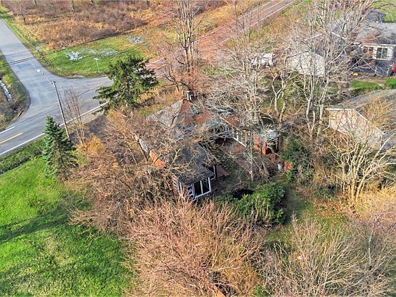 5th image of 3343 Lake Rd N