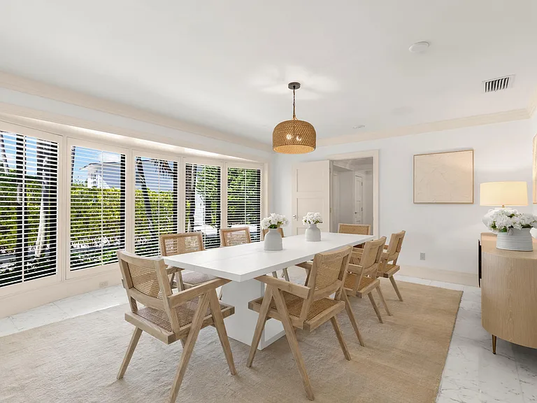 1435 N Ocean Way — Photo 3