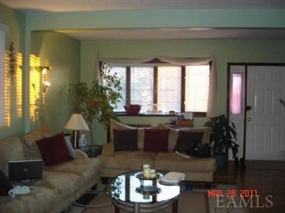5th image of 916 Calhoun Ave