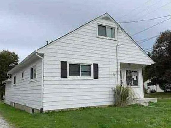 4th image of 346 Oak St