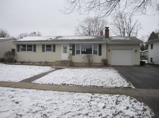 45 Wagner Dr, Cary, IL 60013