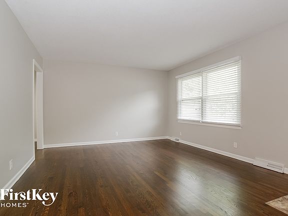 3rd image of 5325 Goodman Ln