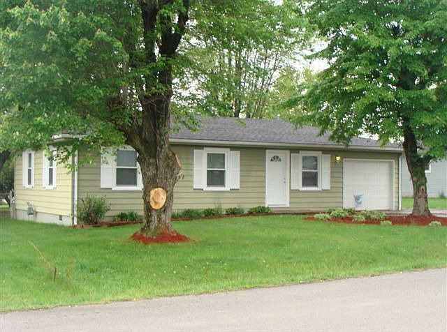 1st image of 211 Westwood St